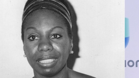 Muchos critican la elección de Zoe para interpretar a Simone, quien tenía la piel mucho más oscura que la actriz de ascendencia dominicana.