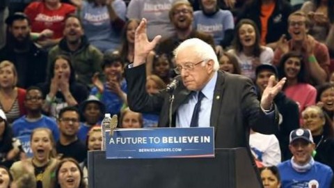 Sanders asoció al pájaro con un mensaje de paz.
