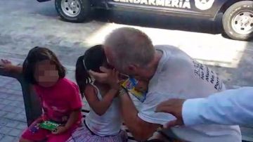 Canadiense es denunciado por besar a niñas en Acapulco.