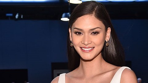 La actual Miss Universo, Pia Alonzo Wurtzbach, tiene más que una corona que la tiene tan contenta.