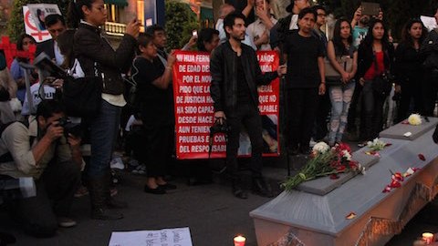 Familiares de las víctimas de feminicidio en Puebla se han manifestado para exigir al Gobierno del estado que declare la Alerta de Género ante la ola de violencia contra las mujeres.