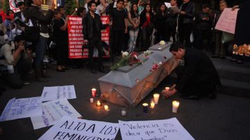 Familiares de las víctimas de feminicidio en Puebla se han manifestado para exigir al Gobierno del estado que declare la Alerta de Género ante la ola de violencia contra las mujeres.