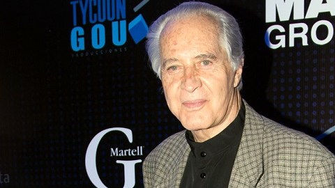 El veterano actor Rogelio Guerra sigue con problemas de salud y monetarios, reveló su esposa.