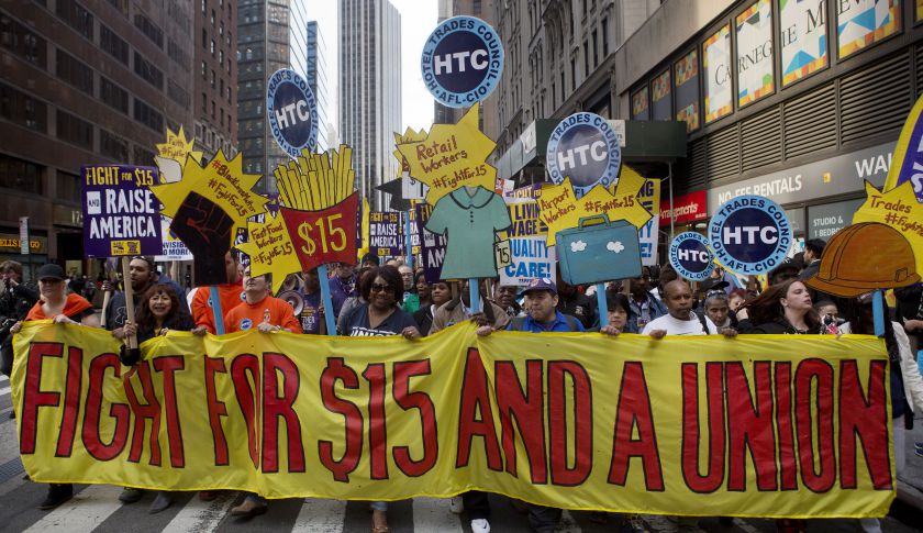 La lucha por el aumento al salario mínimo en NY empezó en 2012.