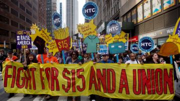 La lucha por el aumento al salario mínimo en NY empezó en 2012.