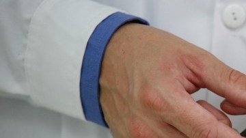 La pérdida de la dignidad, muchas veces argumentada por quienes favorecen el suicidio asistido, no es suficiente para apoyar el proyecto de ley.