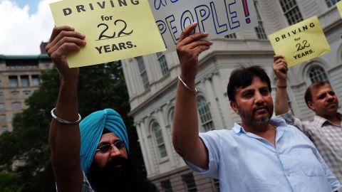 El mayor porcentaje de choferes de taxis en la Gran Manzana, incluyendo los tradicionales amarillos, son inmigrantes que el inglés no es su primer idioma.