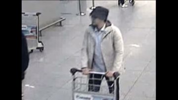 Policía belga difunde video del "hombre del sombrero".