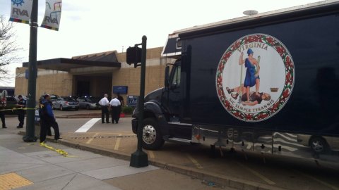 La policía investiga el tiroteo en una estación de Greyhound en Richmond, Virginia.