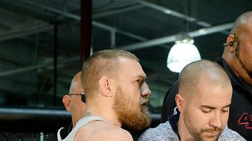 Los ánimos entre Conor y Diaz se calentaron.