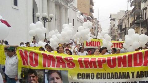 Veracruzanos marchan par exigir justicia en el caso de menor violada.