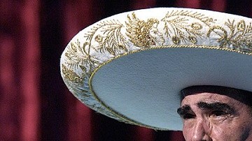 El cantante Vicente Fernández sigue comunicándose con sus seguidores a través de las redes sociales.