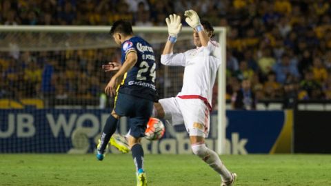 Nahuel Guzmán debió ser expulsado por esta acción.