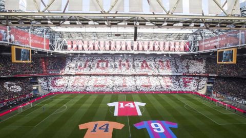 Así lució el Amsterdam Arena durante el homenaje a Cruyff.