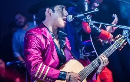 El fallecido cantante mexicano Ariel Camacho en una de sus presentaciones.