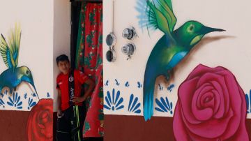 Uno de los murales que se exhibe afuera de una vivienda en el barrio de Xanenetla en Puebla.