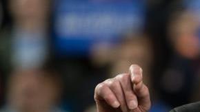 El senador Bernie Sanders estaría dispuesto a quedarse en la competencia para influenciar la plataforma, pero para ello tiene que seguir acumulando delegados.