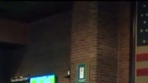 El bombero Anthony Cardazone posó para el calendario del Departamento de Bomberos en 2010.