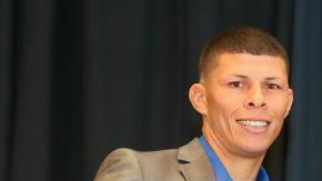 Vasyl Lomachenko y Rocky Martinez.