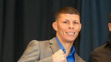 Vasyl Lomachenko y Rocky Martinez.