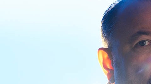 Rubén Blades en el papel de Daniel Salazar en la serie Fear the Walking Dead.