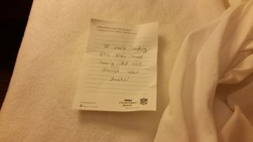 Esta no es el tipo de nota que uno espera encontrar en un  hotel Courtyard Marriott.