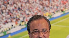 Varios fans se acercaron al auto del colombiano e insultaron a su esposa.