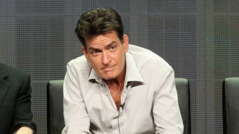 En diciembre pasado, Ross demandó a Sheen y lo acusó de haber abusado físicamente y psicológicamente de ella.