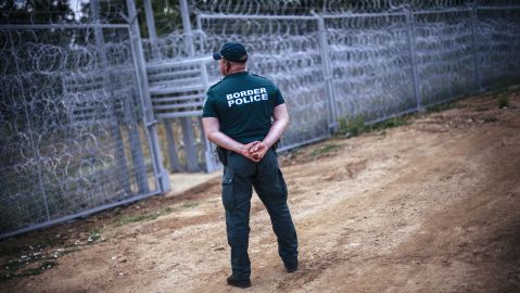 Las autoridades han tenido que intervenir después de que un nuevo grupo nacionalista difundiera el lunes un vídeo sobre la "detención" de tres aterrorizados inmigrantes.