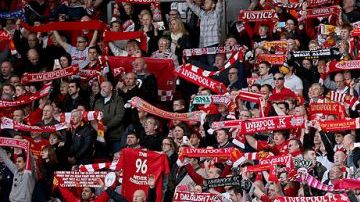 Anfield vibró una vez más, pero ahora al doble con las aficiones de Liverpool y Borussia cantando al unísono.