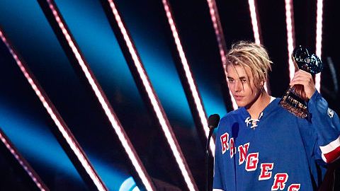 Justin Bieber fue otro de los artistas más reconocidos de la noche.