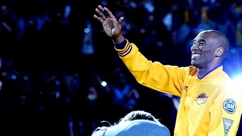 Kobe Bryant y el Staples Center, el centro del mundo la noche de este miércoles.