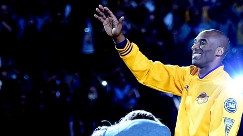 Kobe Bryant y el Staples Center, el centro del mundo la noche de este miércoles.