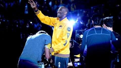 Kobe Bryant y el Staples Center, el centro del mundo la noche de este miércoles.