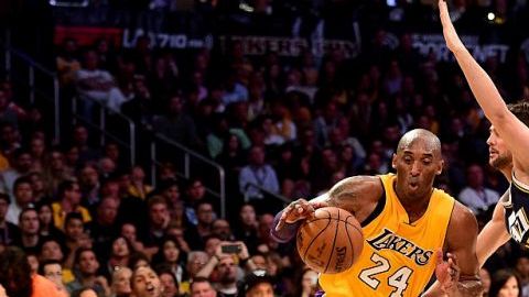 Kobe Bryant jugó a todo gas y casi hasta el último segundo.