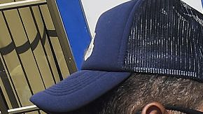 El presidente de Ecuador Rafael Correa conversa con refugiados en Manta, el 19 de abril de 2016, tres días después del sismo.