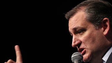 Ted Cruz considera que las personas transgénero son una amenaza para "nuestras esposas e hijas" (Photo by )