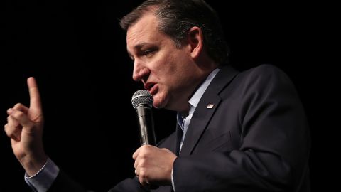 Ted Cruz considera que las personas transgénero son una amenaza para "nuestras esposas e hijas" (Photo by )