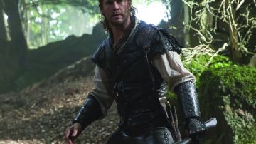 Chris Hemsworth regresa al mundo de Snow White en 'The Huntsman: Winter's War', que se estrena esta semana.