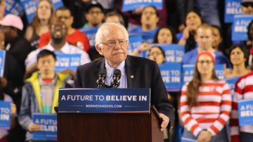 El senador Bernie Sanders pide el apoyo de los votantes en Maryland, en vísperas de las primarias en ése y otros cuatro estados el próximo martes.