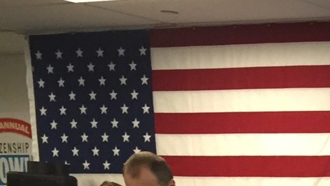 El senador José Peralta visitó a los voluntarios que trabajaron en la campaña Citizenship Now