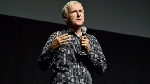 James Cameron anunció ayer que su exitosa película "Avatar" tendrá cuatro secuelas.