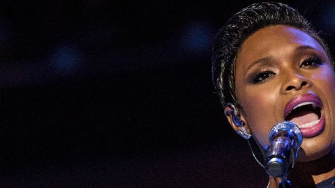 "Hoy hemos perdido a una leyenda que además era buen amigo mío", dijo la cantante al público de "The Color Purple".