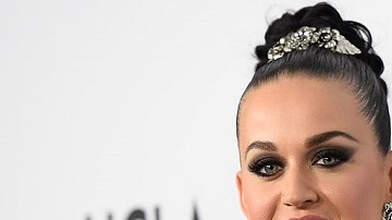 No importa los millones de dólares que le cueste, Katy Perry quiere comprar un convento.