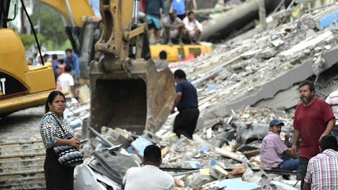 En en pueblo no hay cuadra que no haya sido destruida.