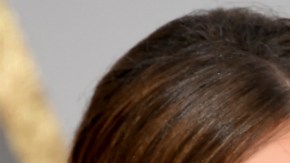 Aunque se ve muy diferente sin maquillar, al natural la colombiana sigue siendo uno de los rostros más bellos de la televisión.