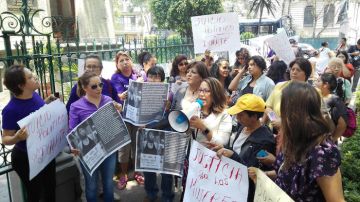 Las acitvistas y ciudadanas durante la manifestación en la que exigieron que se deje de “encubrir” a los jovenes acusados de violación.