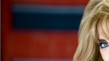 A lo largo de su carrera, Verónica Castro ha participado en alrededor de 15 obras de teatro.