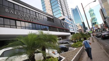 La Superintendencia de Bancos de Panamá ordenó hoy la intervención de la entidad  Balboa Bank & Trust, ligada al grupo empresarial de la poderosa familia panameña Waked.