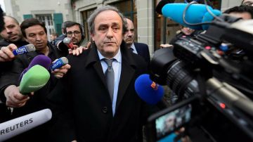 Al no salir bien librado del escándalo de corrupción, Platini ha preferido dar un paso a un lado de la presidencia de UEFA.